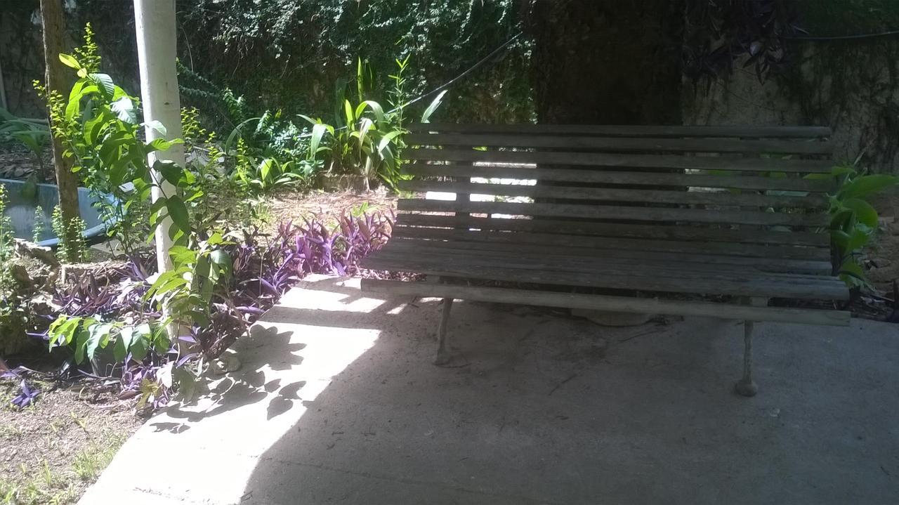 Acomodação com café da manhã  Cama E Cafe - Vargem Grande *